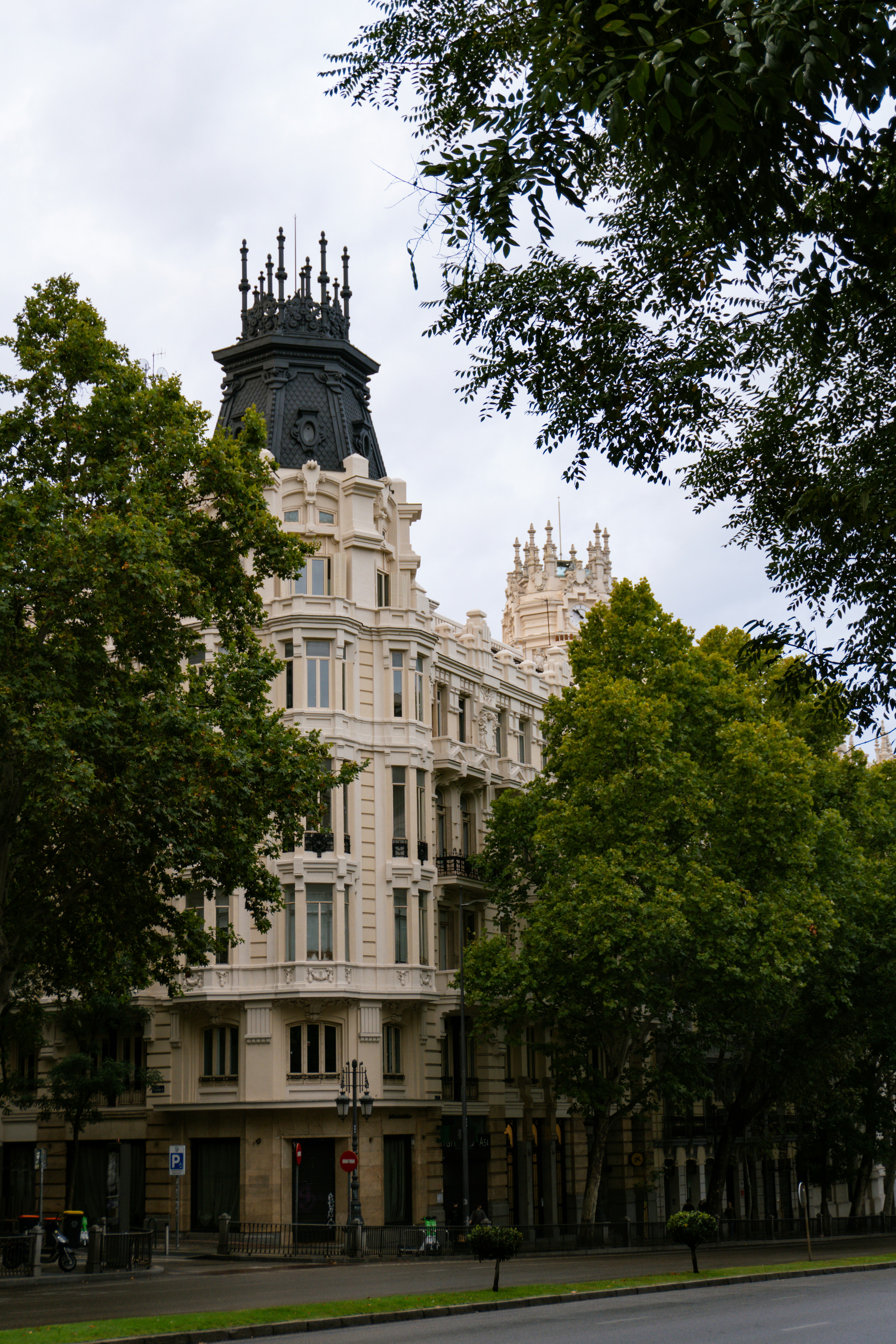 What Do I Need to Invest in Madrid as a Foreigner?